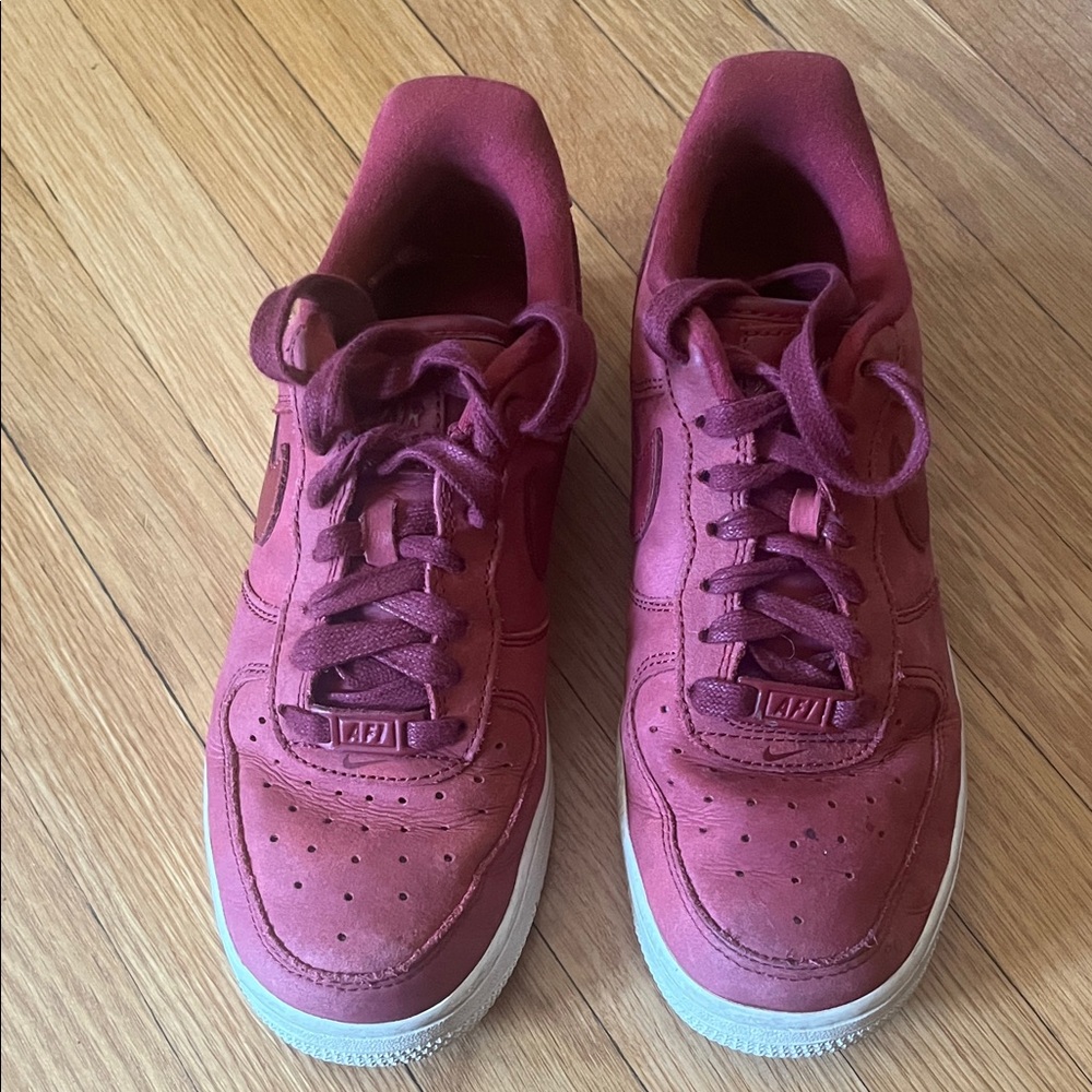 Nike AF Burgundy Low-Top Sneakers Size 7